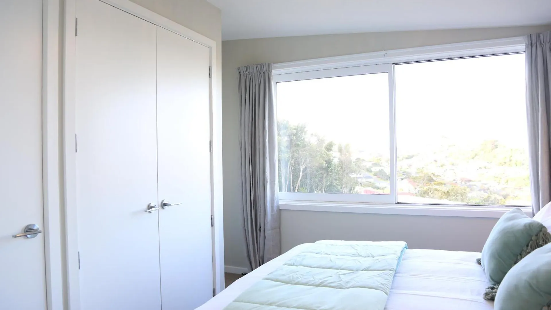 Villa Skyline Vista - Entirely New House With Luxe Views, Espresso, Netflix & Free Parking Wellington Сasa de vacaciones