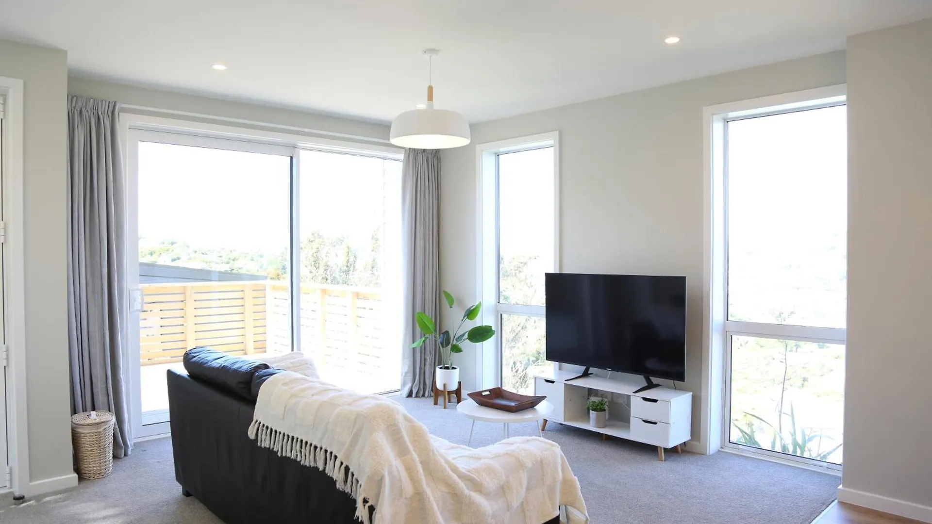 Сasa de vacaciones Villa Skyline Vista - Entirely New House With Luxe Views, Espresso, Netflix & Free Parking Wellington