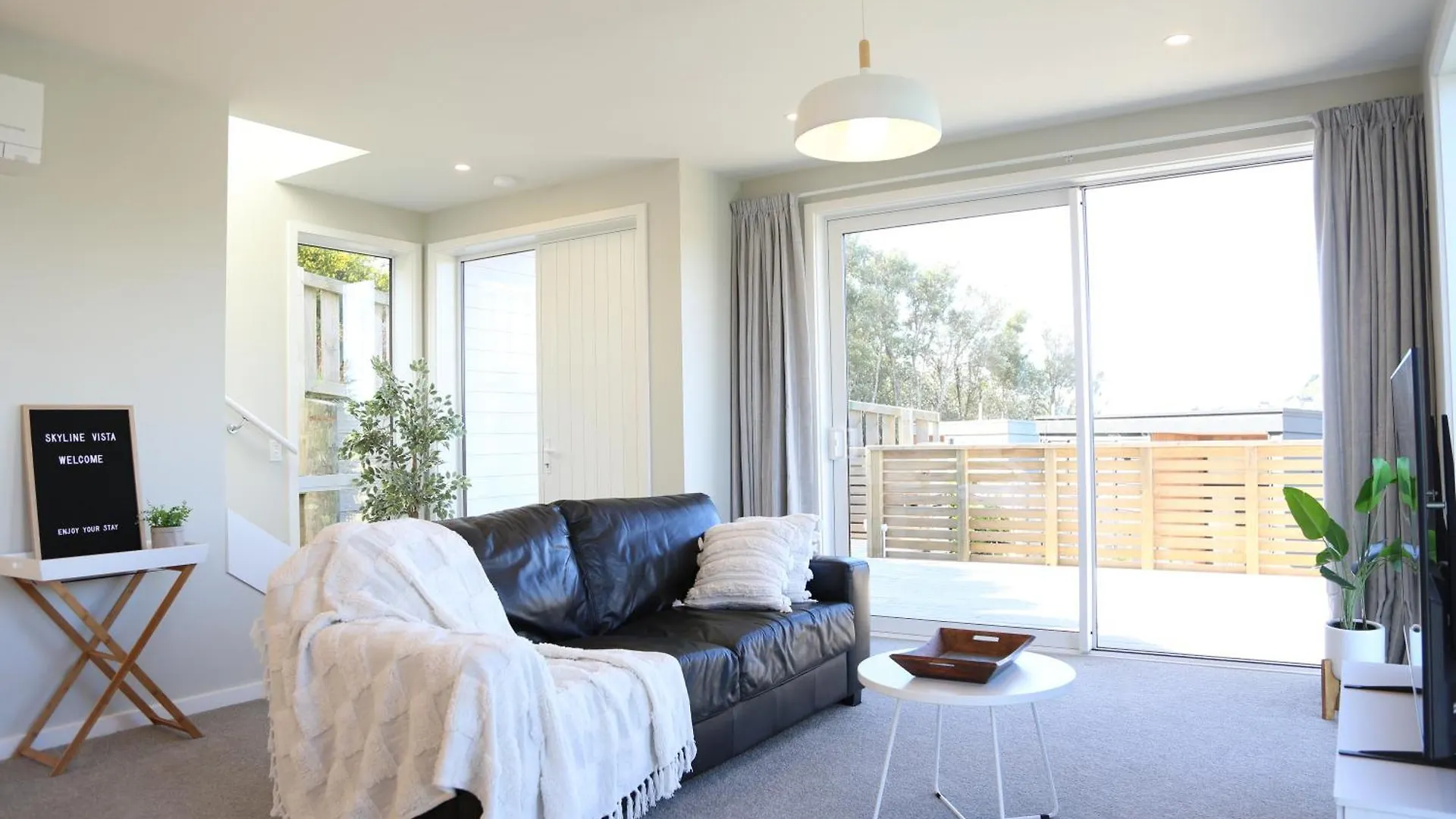Villa Skyline Vista - Entirely New House With Luxe Views, Espresso, Netflix & Free Parking Wellington Сasa de vacaciones