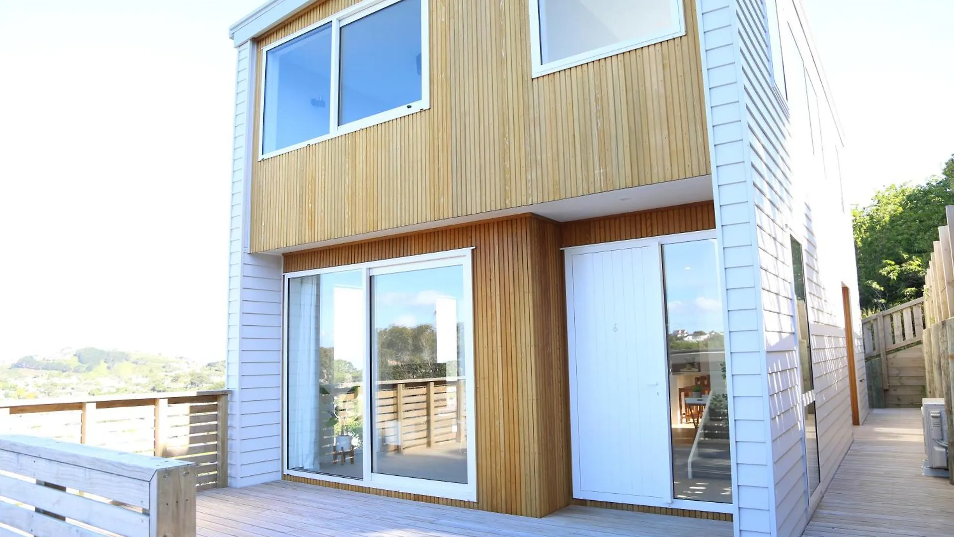 Villa Skyline Vista - Entirely New House With Luxe Views, Espresso, Netflix & Free Parking Wellington